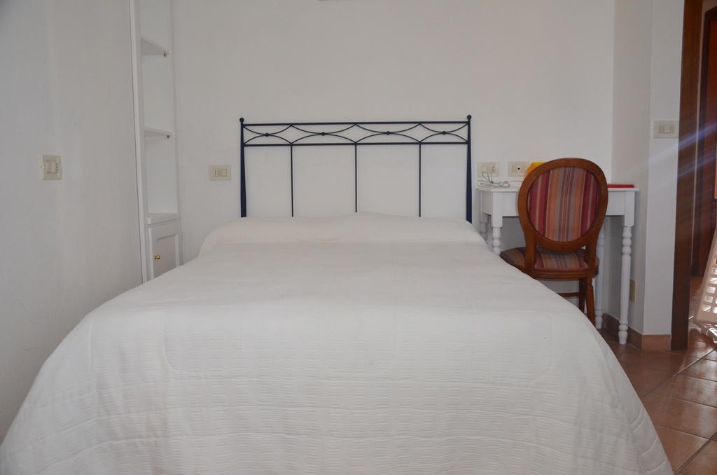 Il Fondaccio Hotel Lizzano in Belvedere Szoba fotó